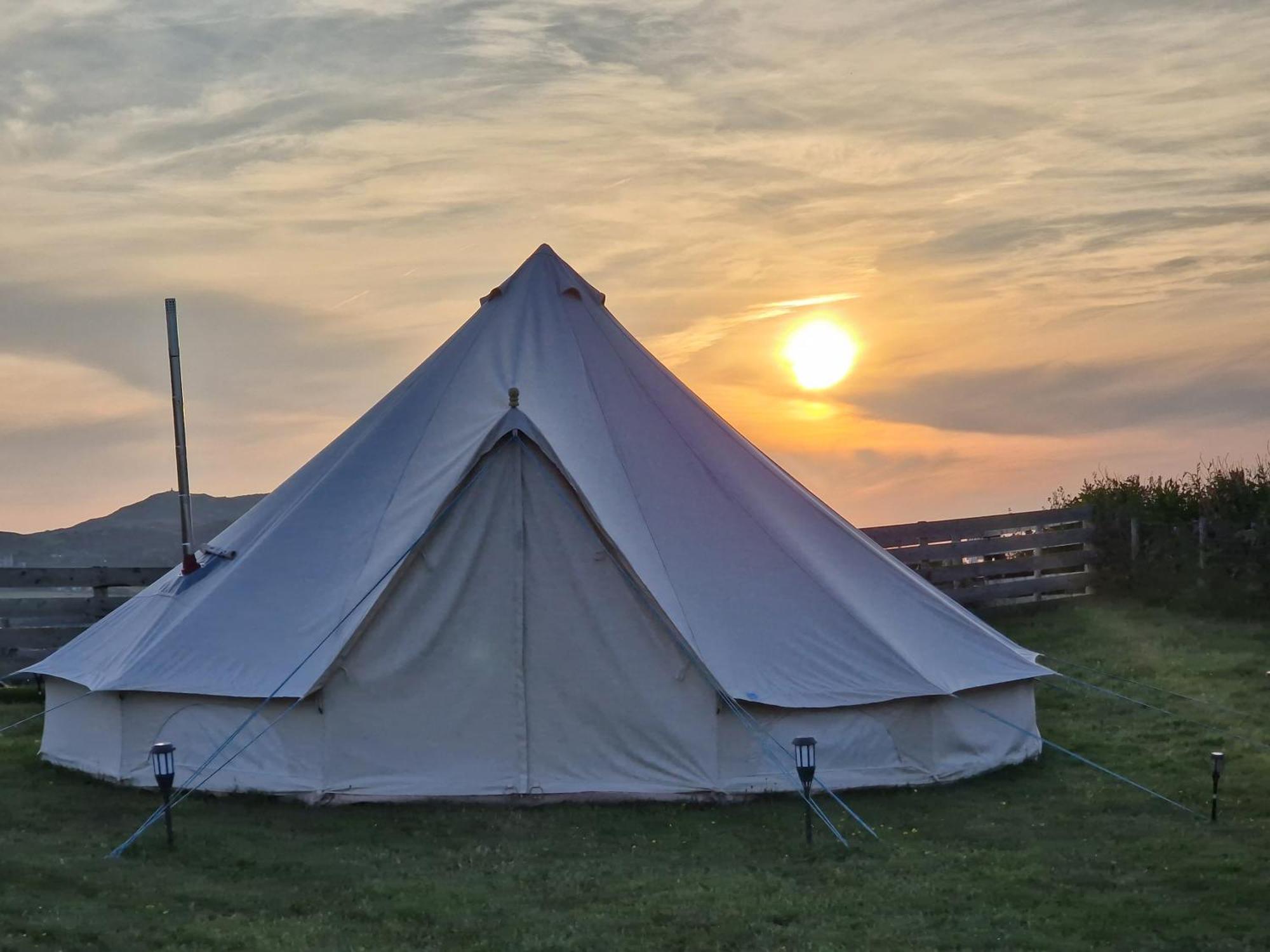 Beautiful 1-Bed Bell Tent In Holyhead Luaran gambar