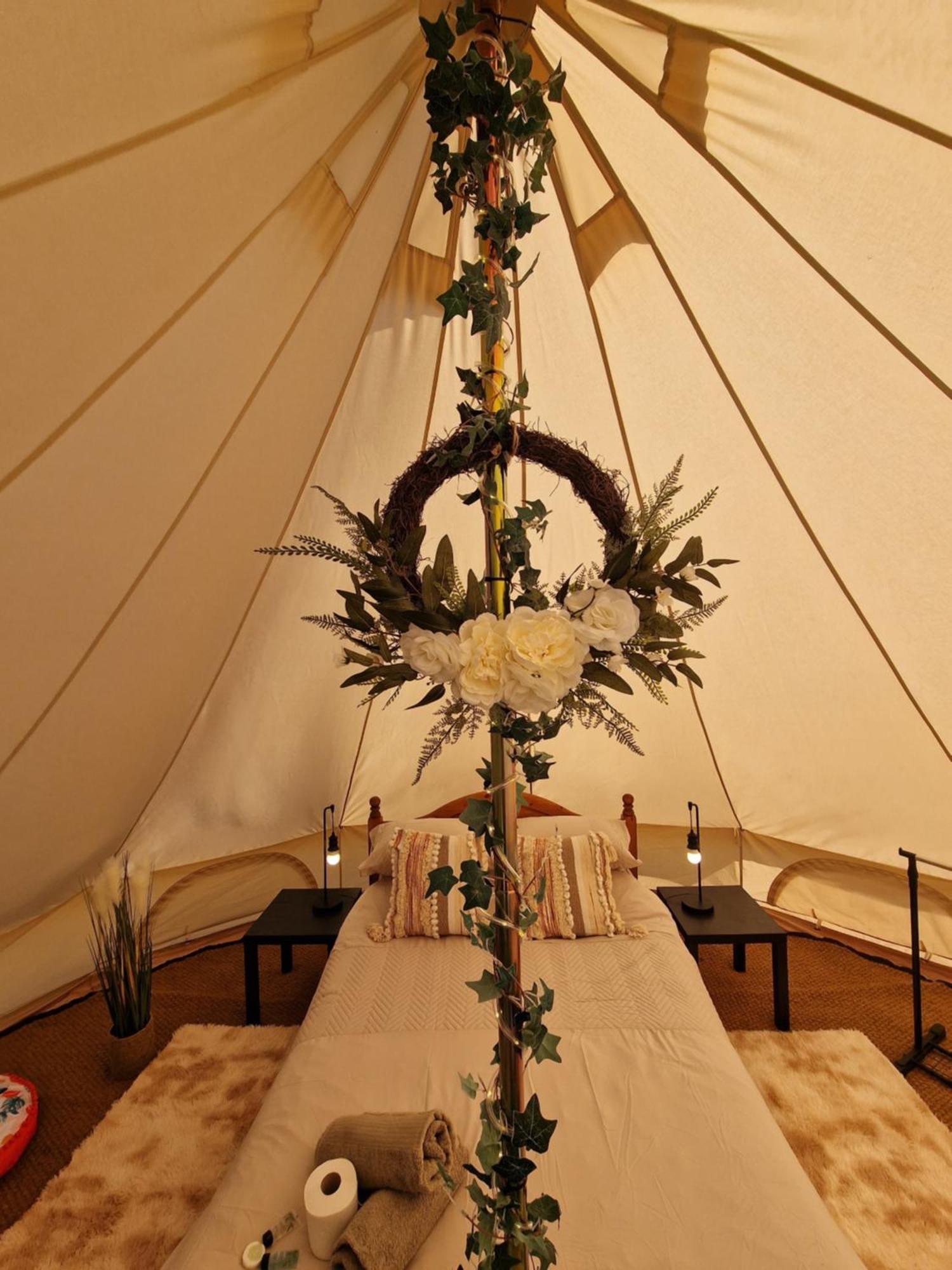 Beautiful 1-Bed Bell Tent In Holyhead Luaran gambar